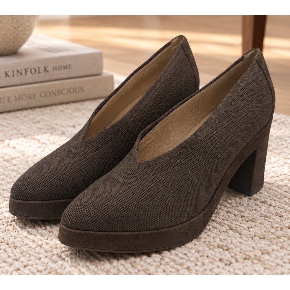 Eileen Fisher Signy Stretch Knit Block Heel Pump Chocolate Brown Heels Size 10M